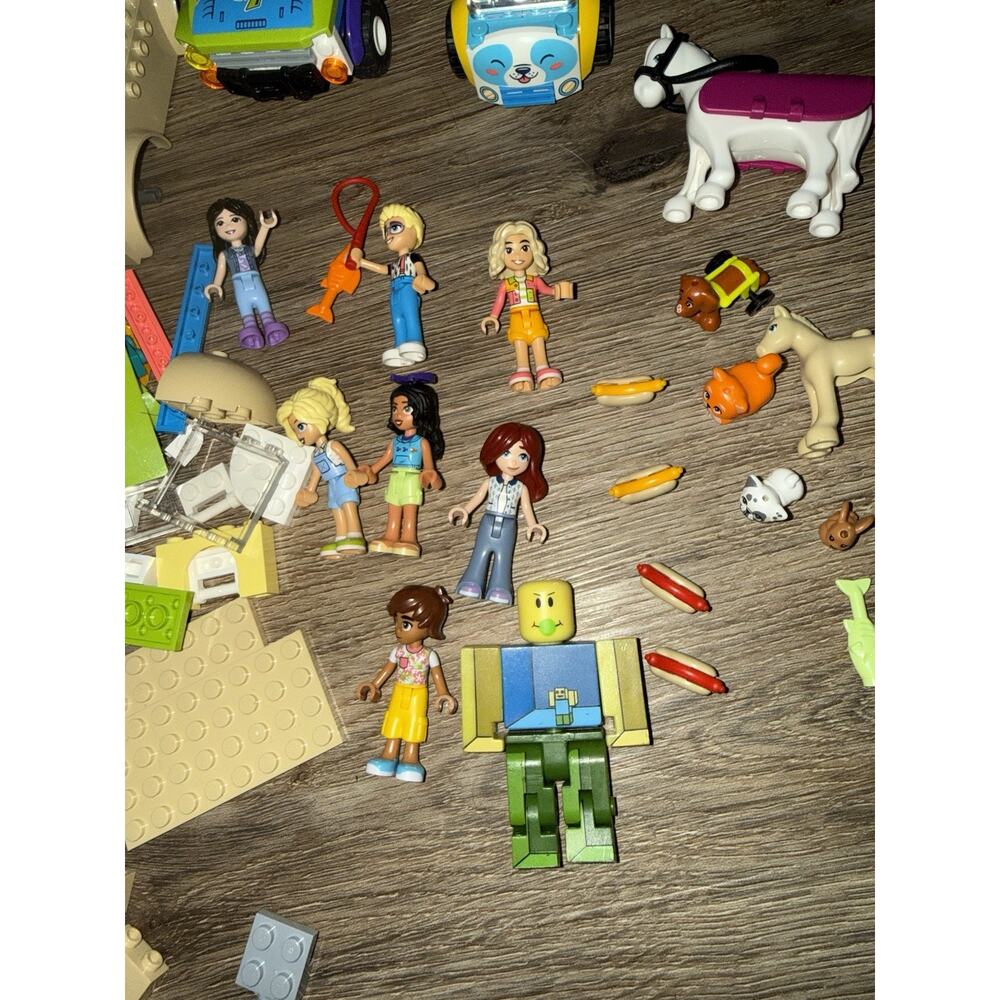 LEGO FRIENDS Random PCS 200+ 8 minifigs 7 pets RANDOM - Picture 3 of 6